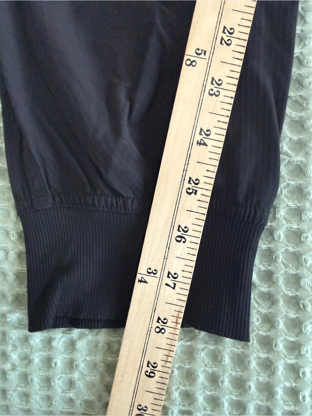 Lululemon Dance Studio Mid-Rise Jogger
Black size 12 - Picture 2 of 5